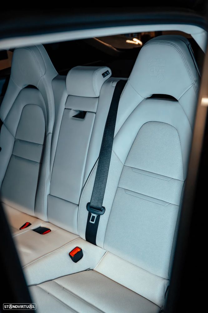 Porsche Panamera Sport Turismo - 23