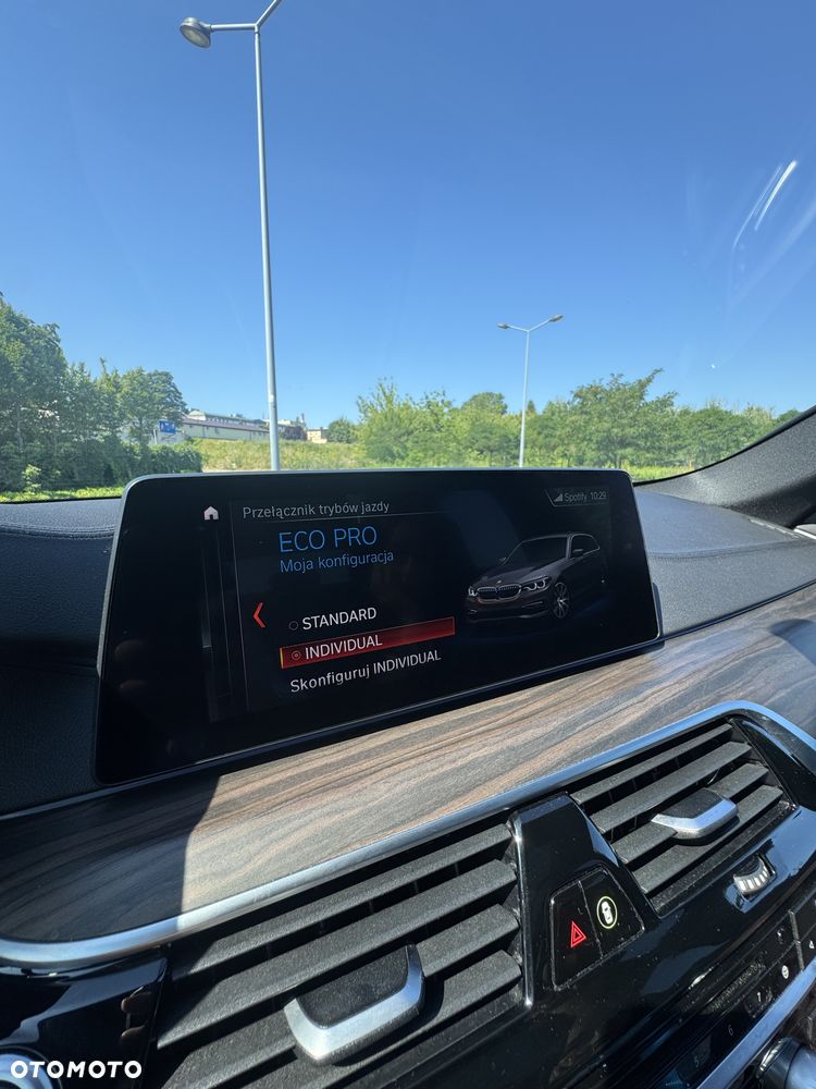 BMW Seria 5 520d Luxury Line sport - 12
