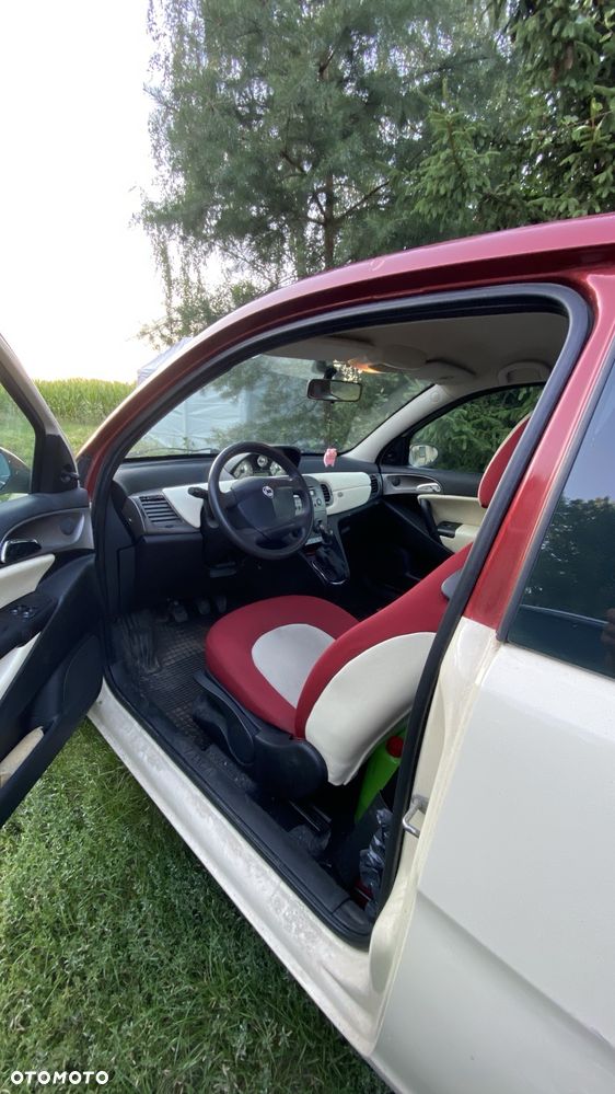 Lancia Ypsilon - 4