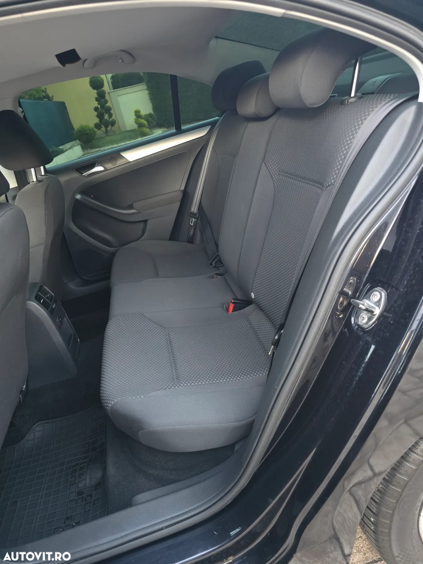 Volkswagen Jetta - 8
