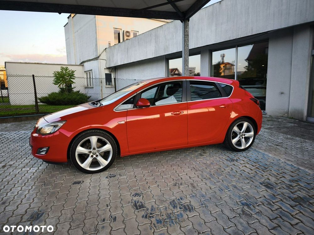 Opel Astra IV 1.6 T Cosmo - 3