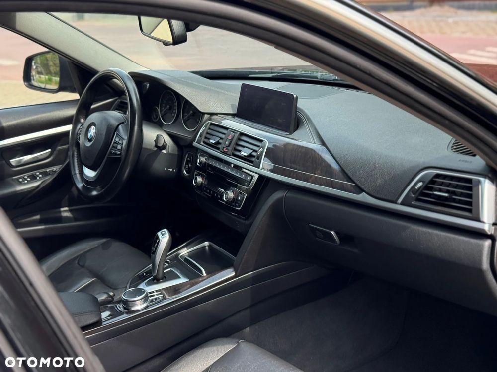 BMW Seria 3 320d xDrive Edition Luxury Line Purity - 35