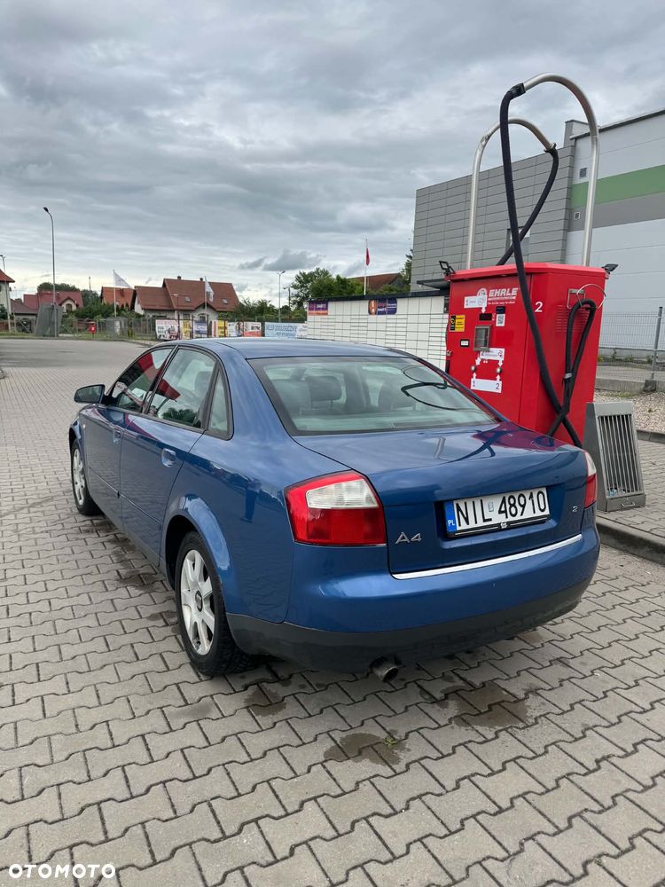 Audi A4 Limousine - 13