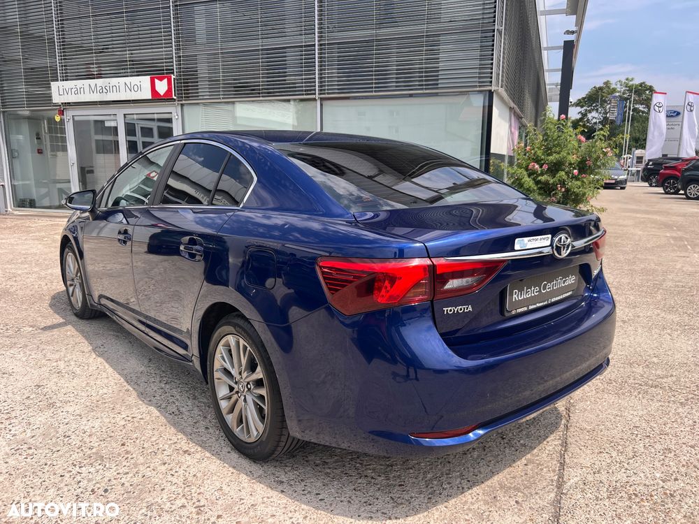 Toyota Avensis 2.0 D-4D Executive - 6