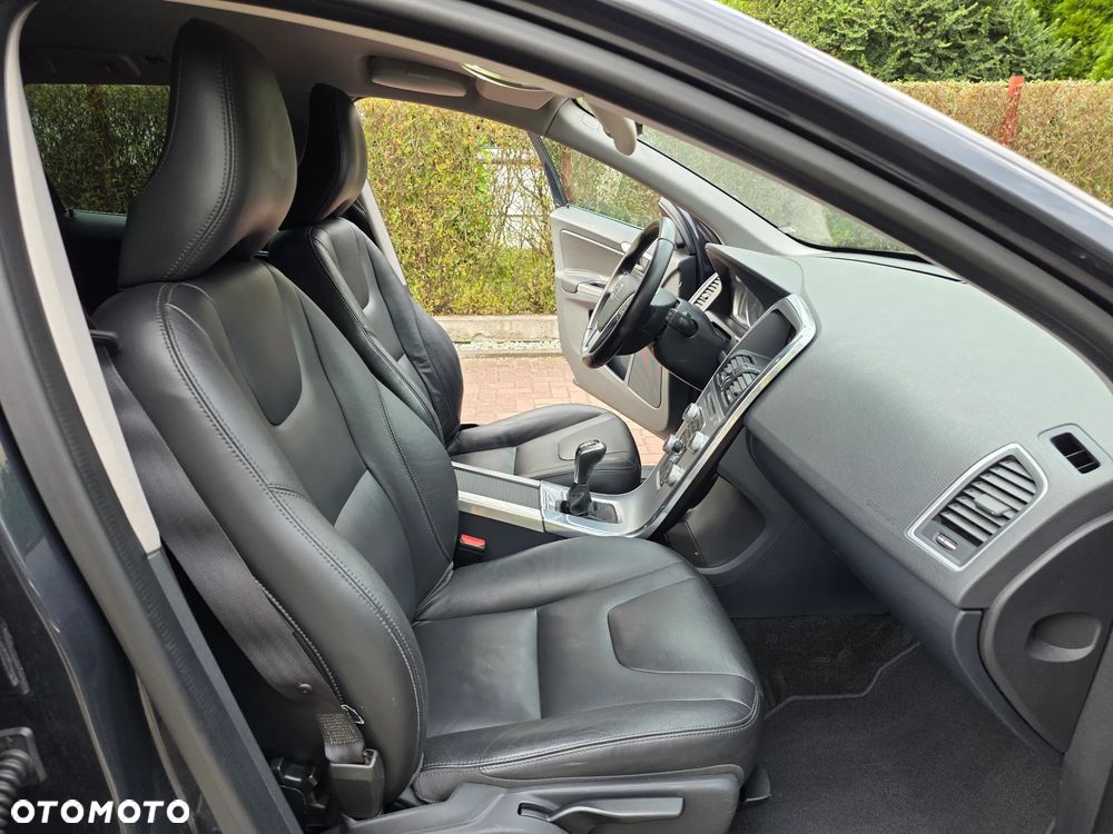 Volvo XC 60 D3 Drive-E Momentum - 17