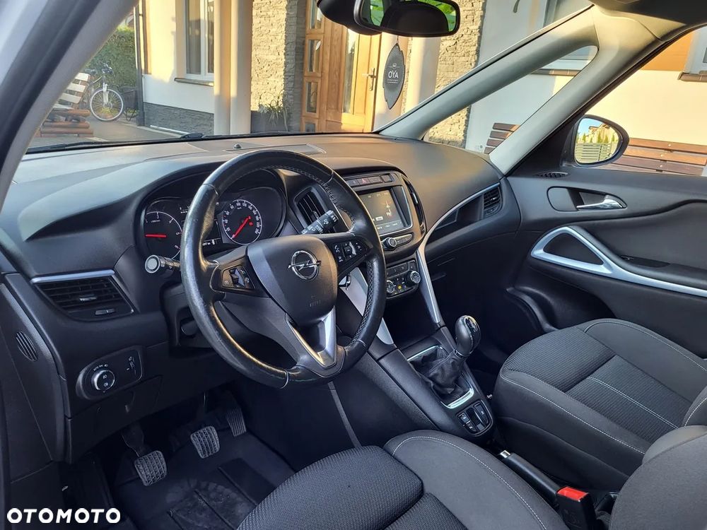 Opel Zafira - 10