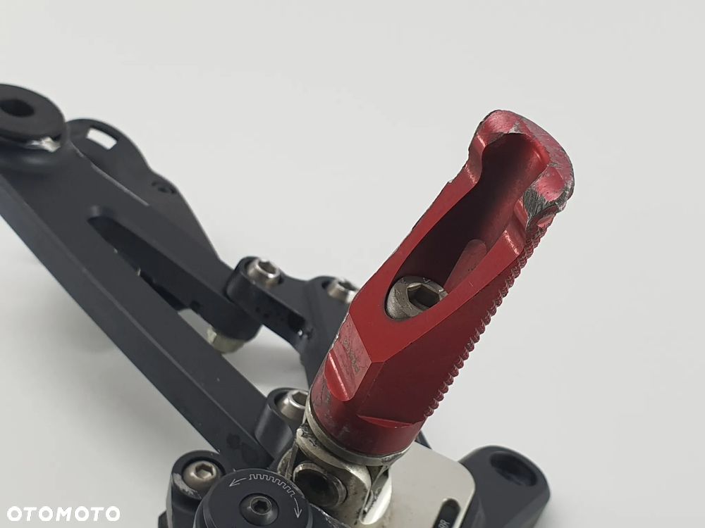 SETY RIZOMA PODNOZKI  DUCATI DIAVEL Rizoma EVO Rear Sets - 40