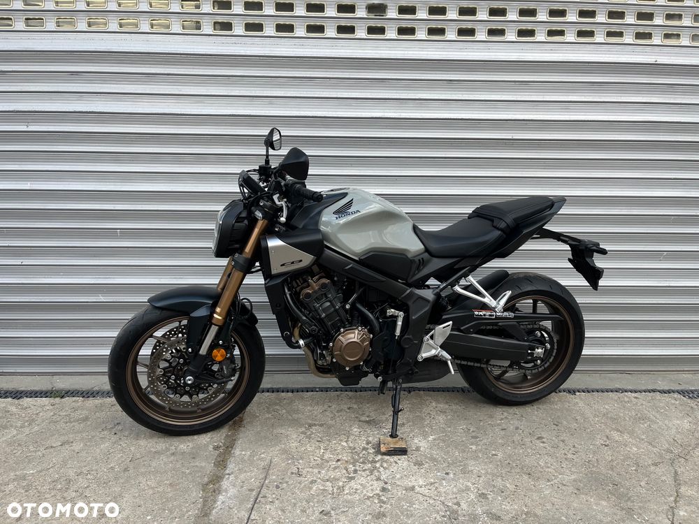 Honda CB - 33