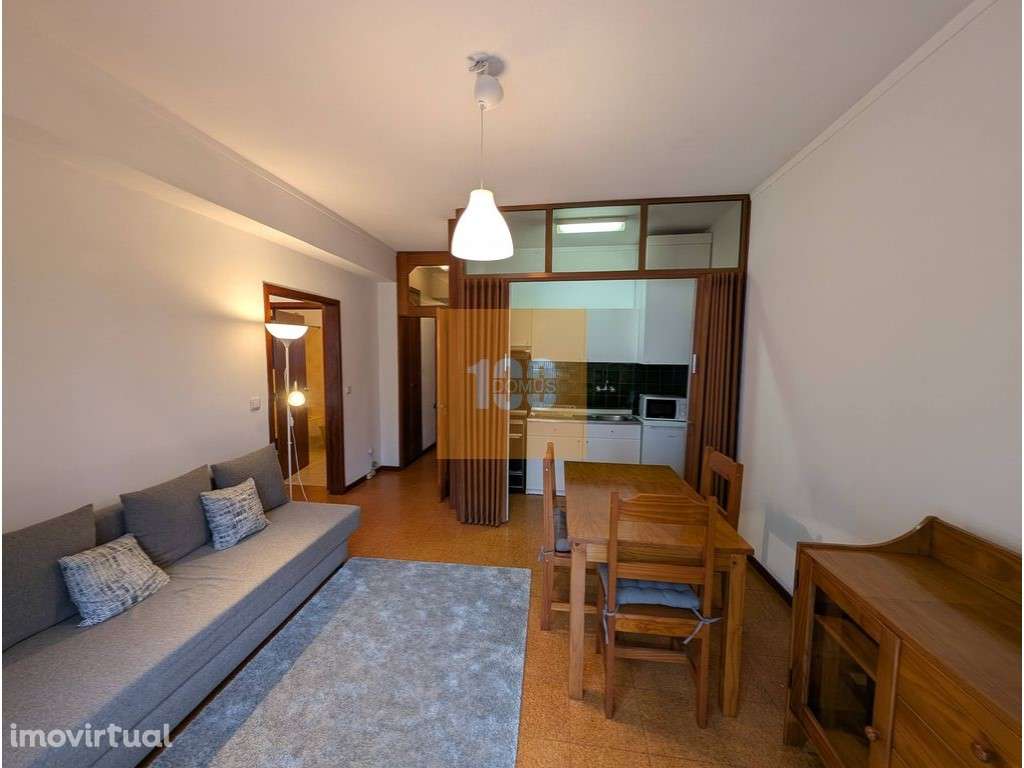 T1 com garagem na Rua de Vilar - Grande imagem: 3/16