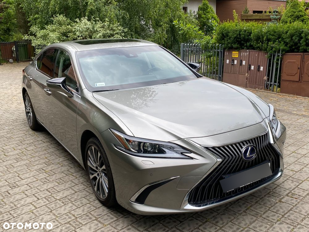 Lexus ES 300h Business Edition - 4
