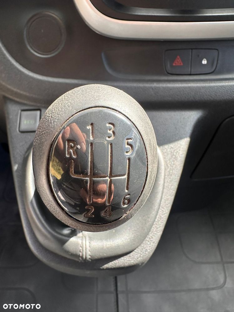 Renault Trafic L1H1 1.6 diesel 145kM, manual, 2019 rok BAGAŻNIK DACHOWY THULE, KAMERA COFANIA, HAK, CZUJNIKI PARKOWANIA, ORGINALNY PRZEBIEG! - 33