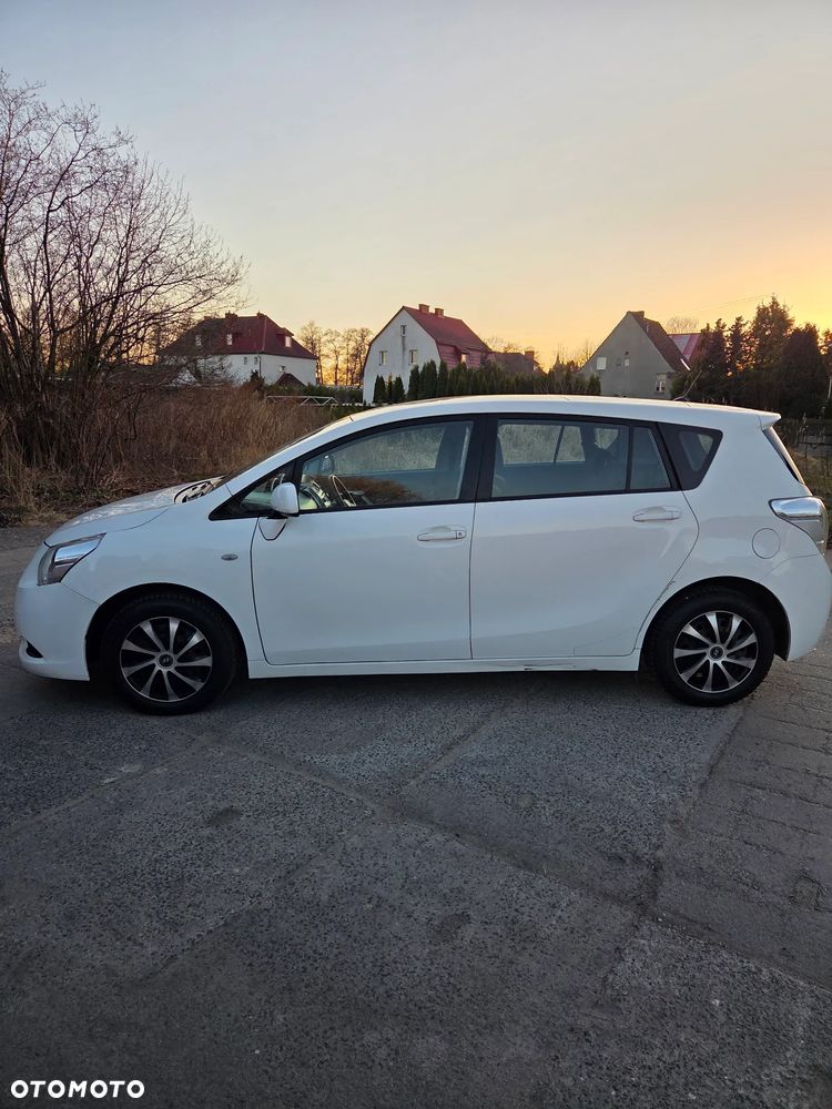 Toyota Verso 1.6 Luna - 2