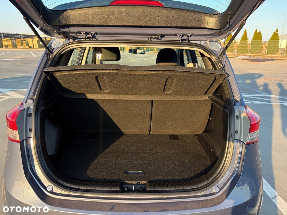 Hyundai ix20 1.6 CRDi Fifa World Cup Edition - 11
