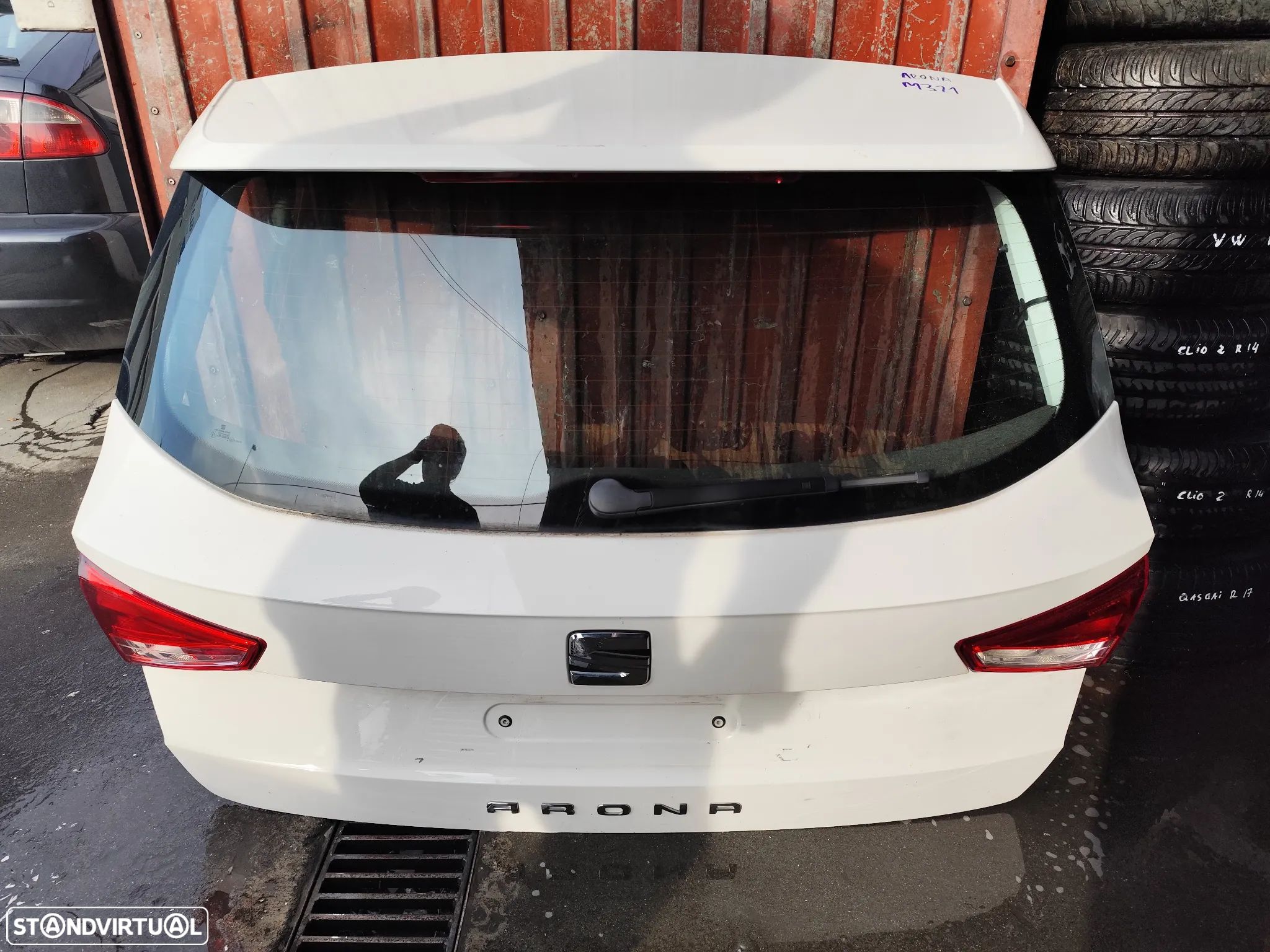 SEAT ARONA TAMPA DA MALA - M321 - 1
