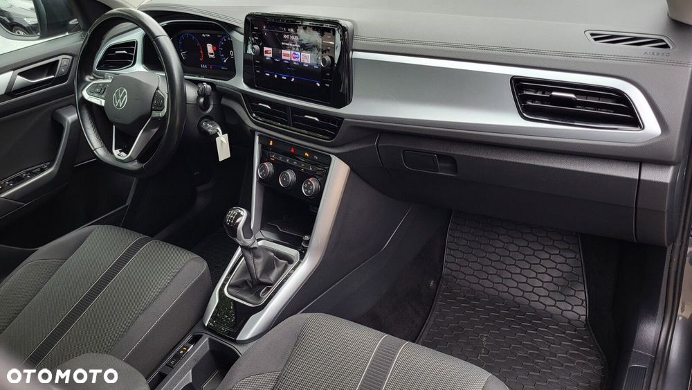 Volkswagen T-Roc - 16