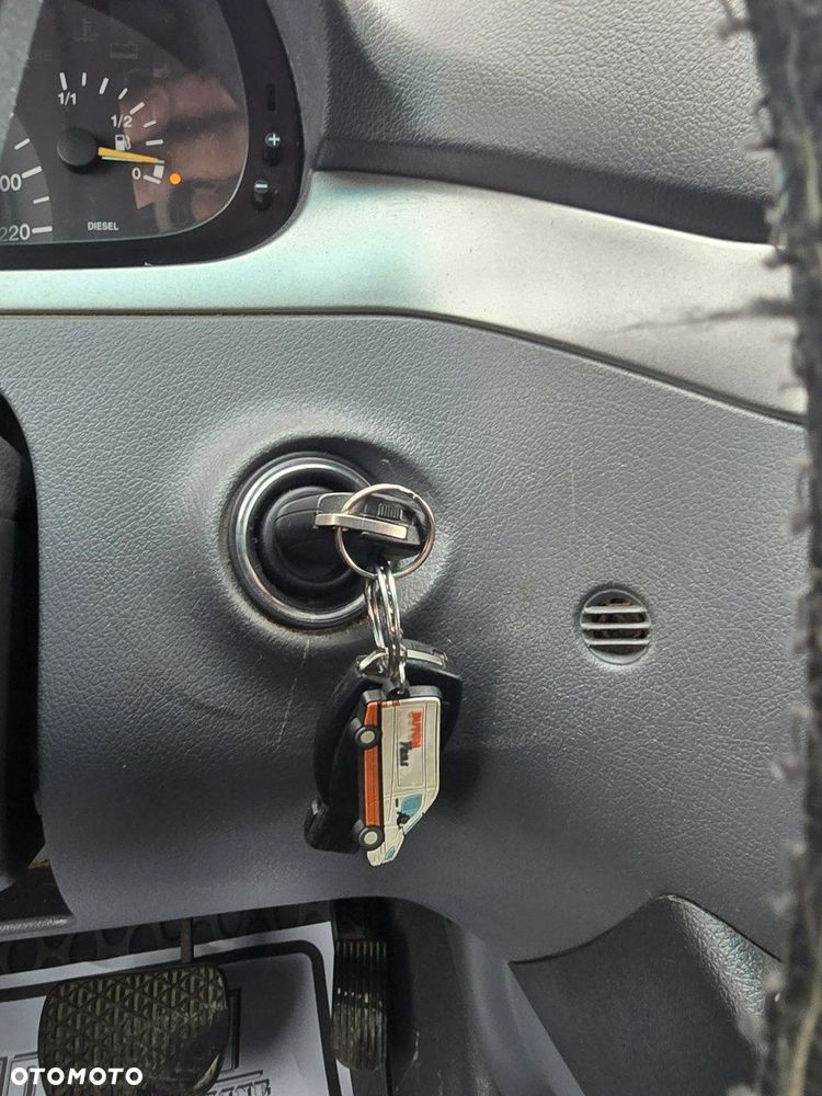 Mercedes-Benz Vito - 31