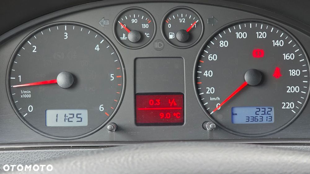 Volkswagen Caravelle - 9