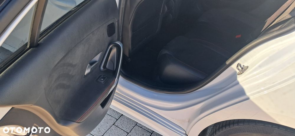 Mercedes-Benz Klasa A 250 7G-DCT AMG Line - 4