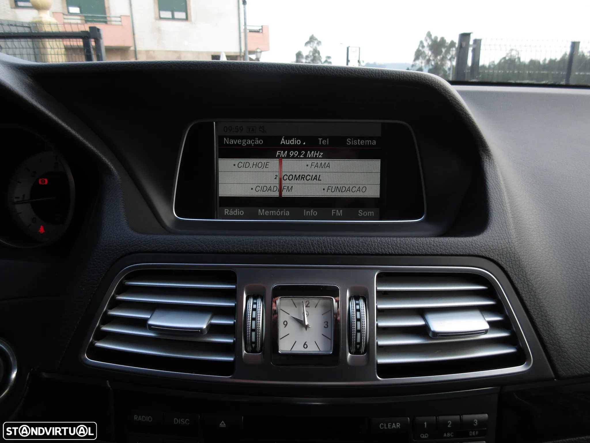 Mercedes-Benz E 250 CDi Avantgarde BlueEfficiency Auto. - 33
