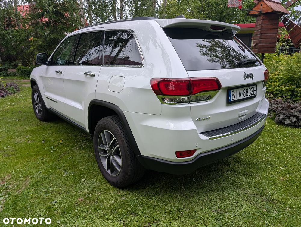 Jeep Grand Cherokee - 14