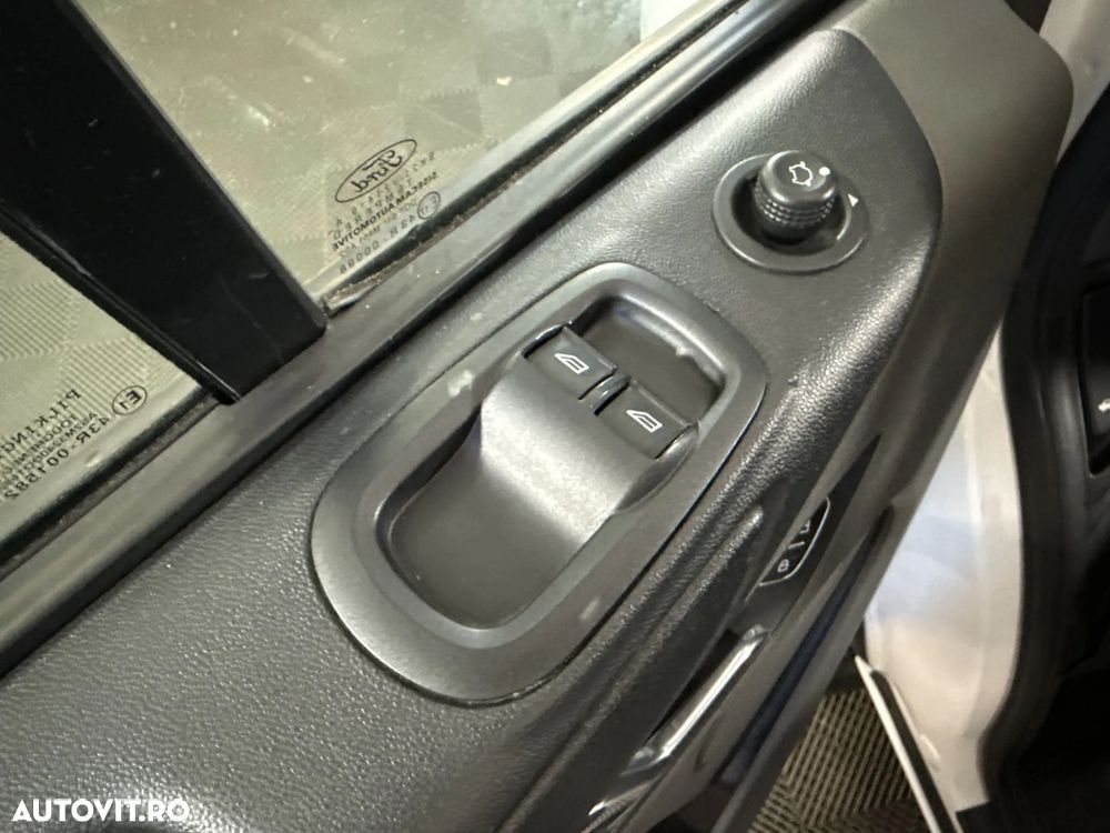 Ford Transit Custom - 13