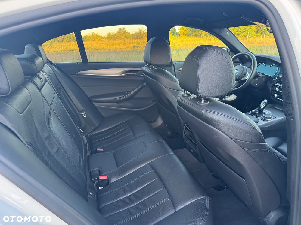 BMW Seria 5 520d M Sport - 17