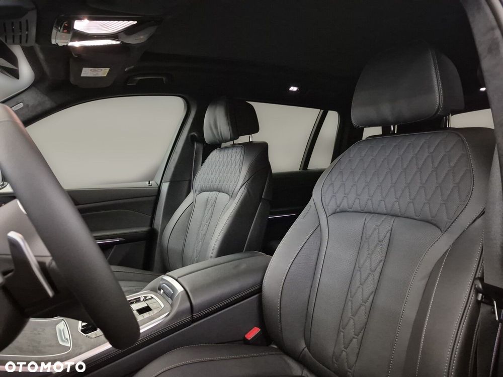 BMW X7 - 13