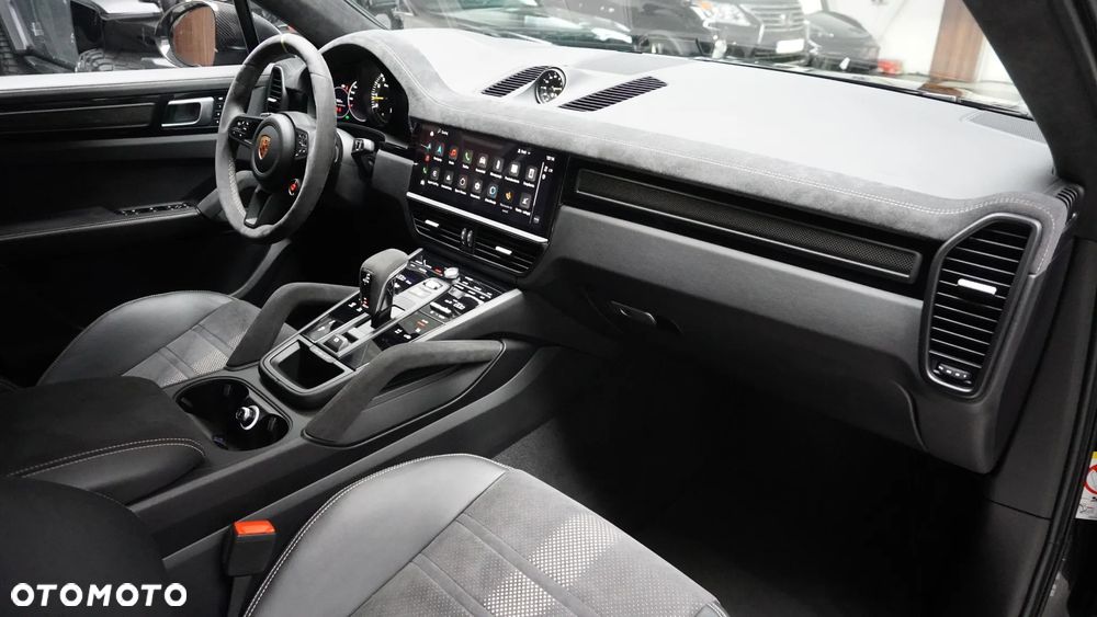 Porsche Cayenne Turbo GT - 8