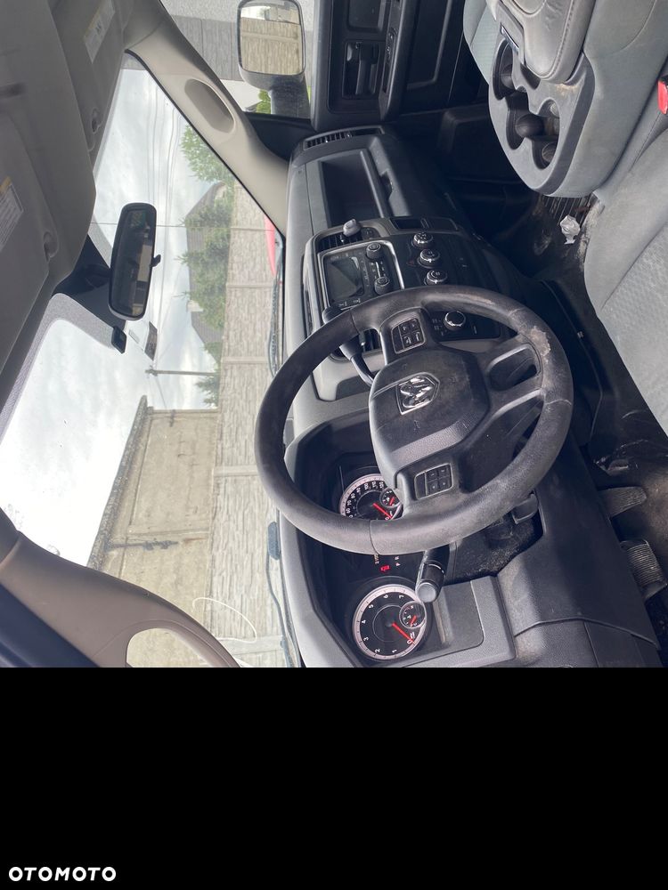 Dodge RAM 1500 5.7 4x4 - 8