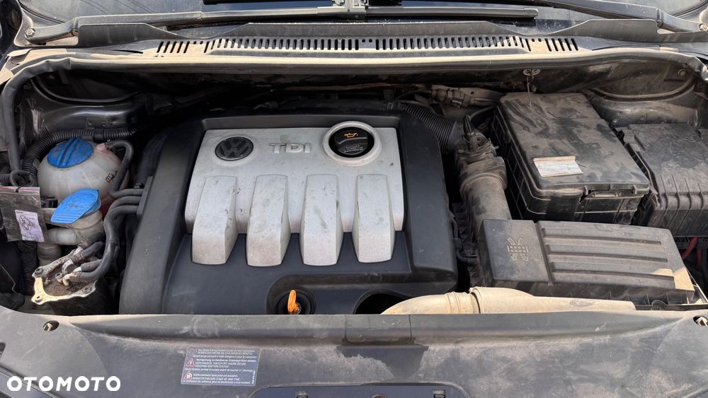 Volkswagen Touran 1.9 TDI Basis DSG - 12