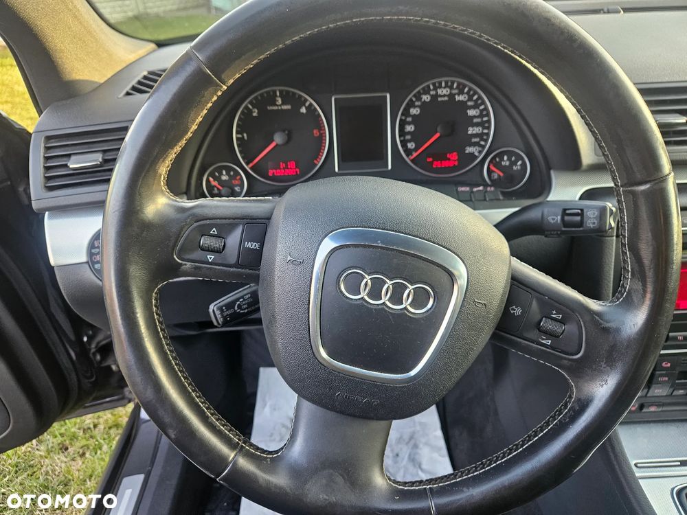 Audi A4 Avant 2.0 TDI - 10