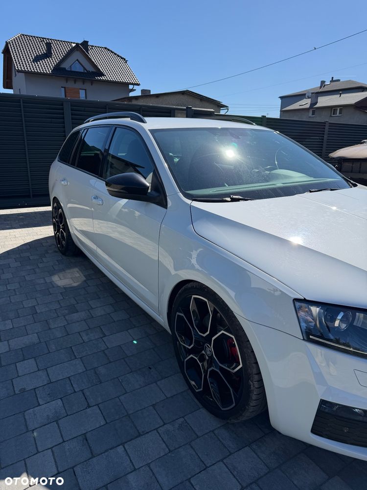 Skoda Octavia 2.0 TDI DSG RS - 5