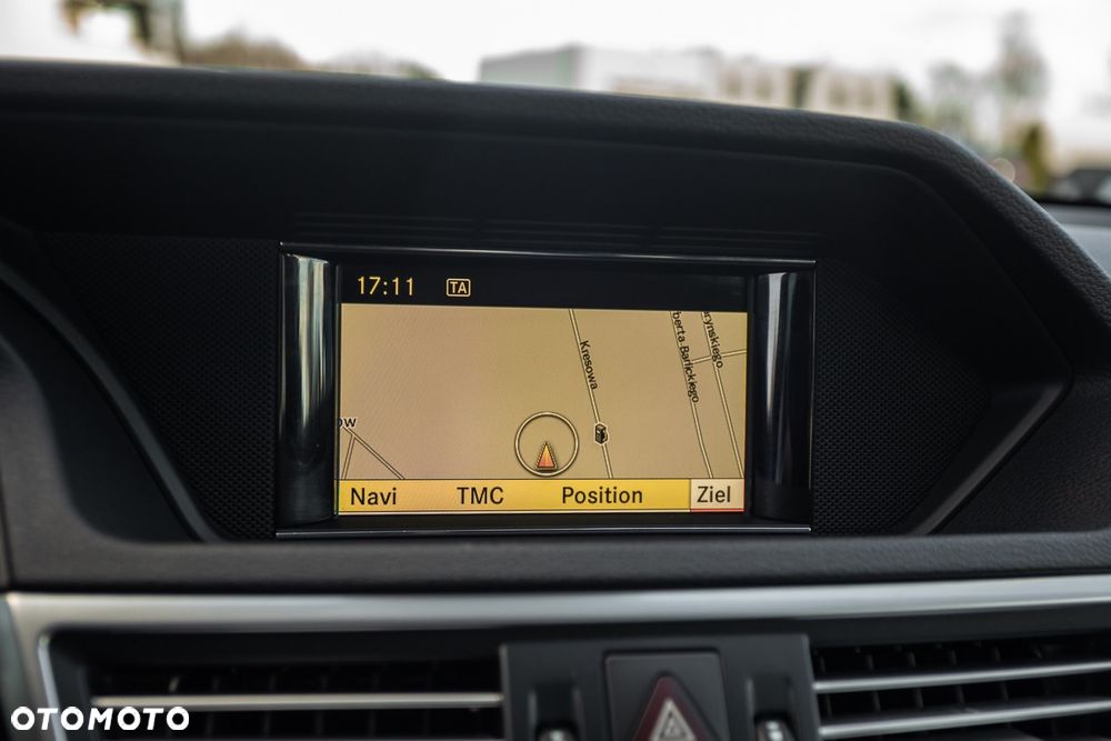 Mercedes-Benz Klasa E 220 CDI DPF BlueEFFICIENCY 7G-TRONIC Avantgarde - 32