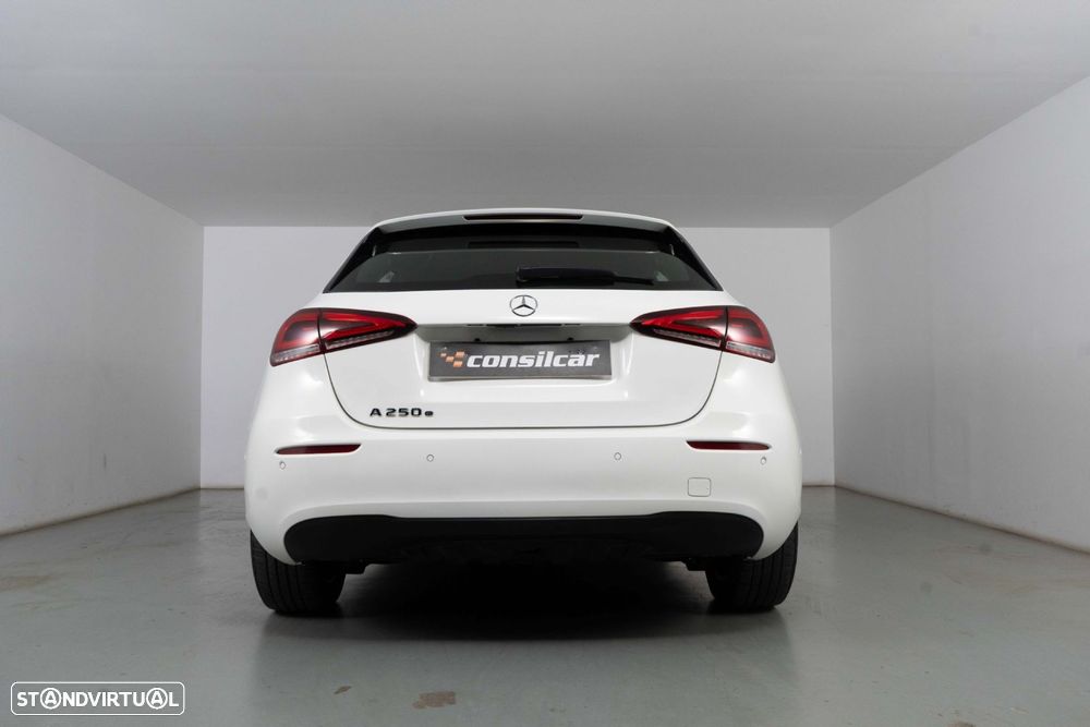 Mercedes-Benz A 250 e Progressive - 4
