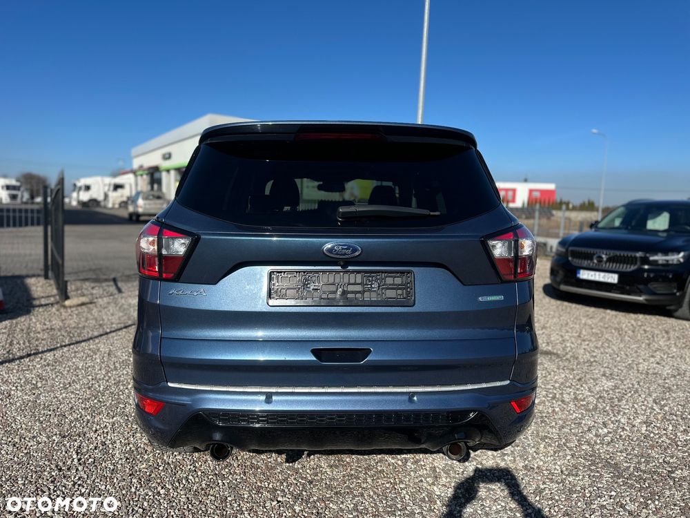 Ford Kuga 1.5 EcoBoost 2x4 ST-Line - 4