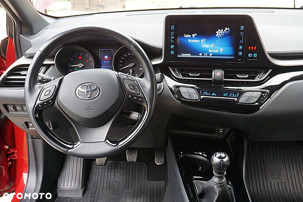 Toyota C-HR 1.2 Turbo Team Deutschland - 19