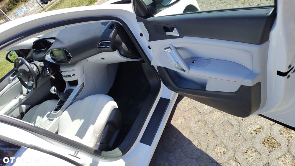 Peugeot 308 BlueHDi FAP 120 Stop & Start Allure - 11