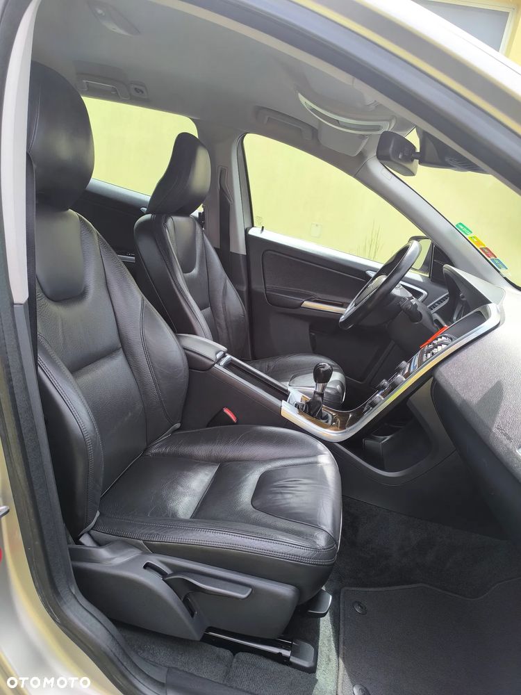 Volvo XC 60 D3 Momentum - 22