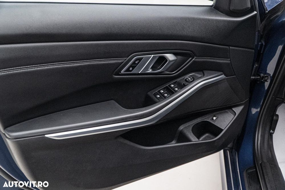 BMW Seria 3 320e AT PHEV - 34