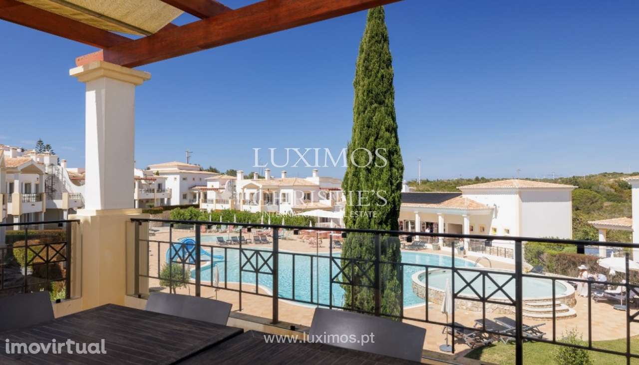 Moradia V3 mobilada e com jardim para venda em Salema, Algarve - Grande imagem: 2/18