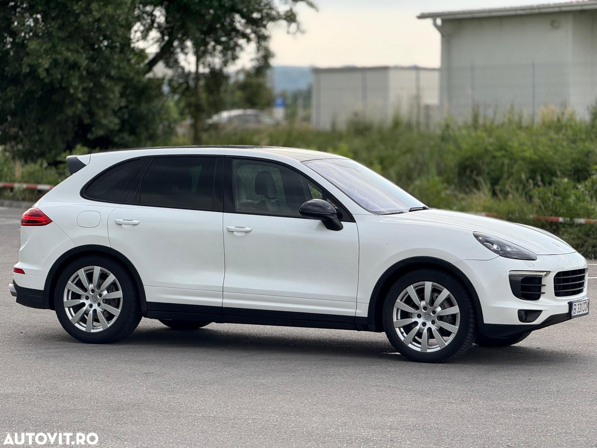 Porsche Cayenne 3.0 L - 7