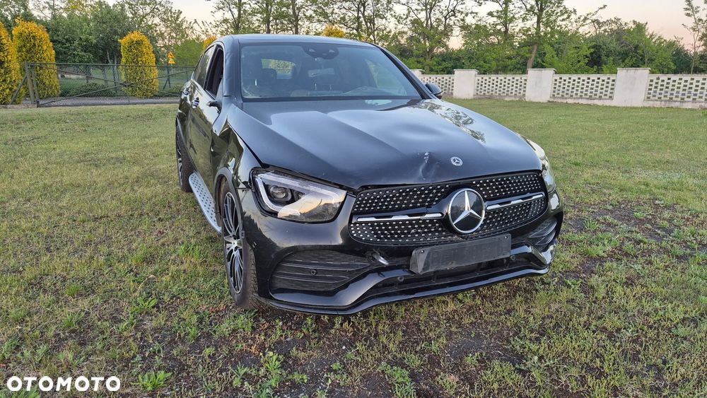 Mercedes-Benz GLC 300 d 4Matic 9G-TRONIC AMG Line - 13