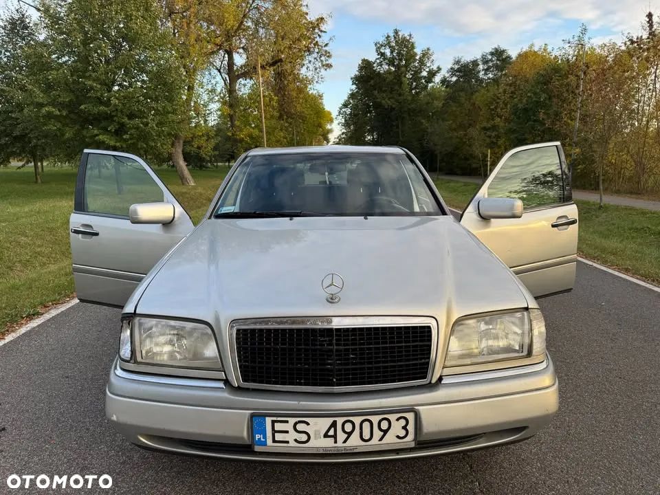 Mercedes-Benz Klasa C 220 D Elegance - 14