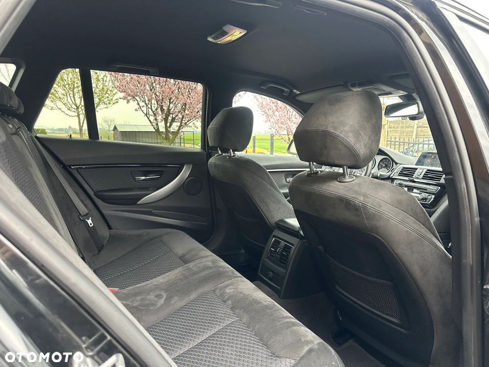 BMW Seria 3 318d Edition M Sport Shadow - 25