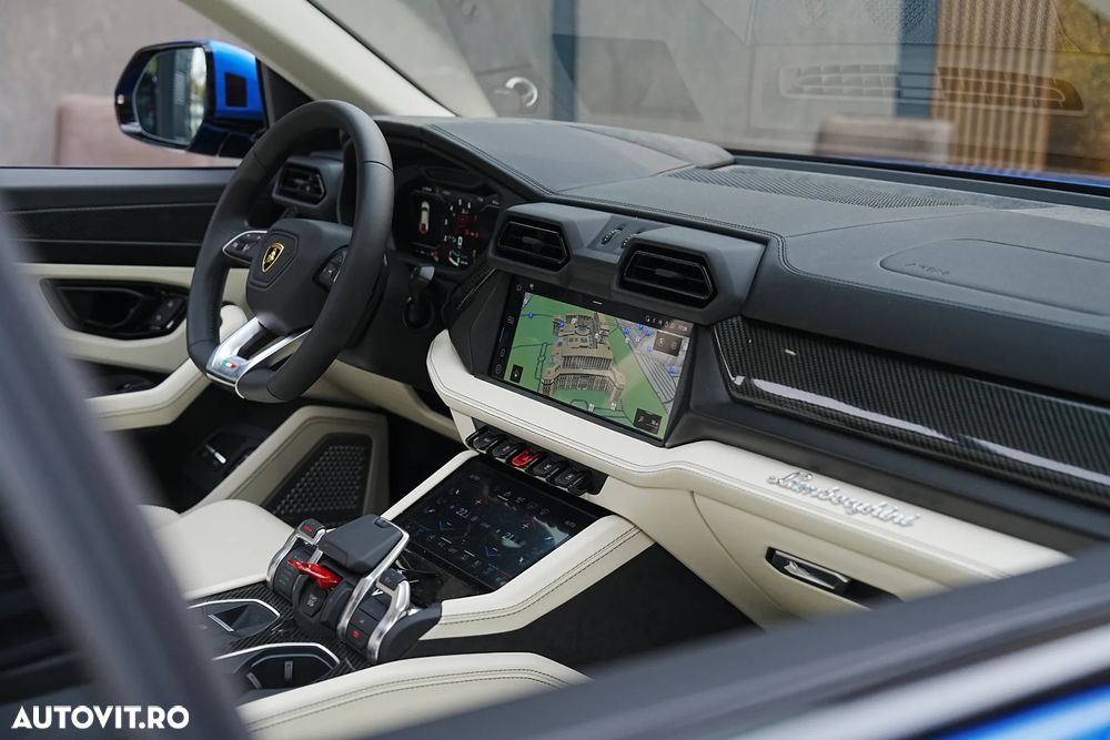 Lamborghini URUS - 11