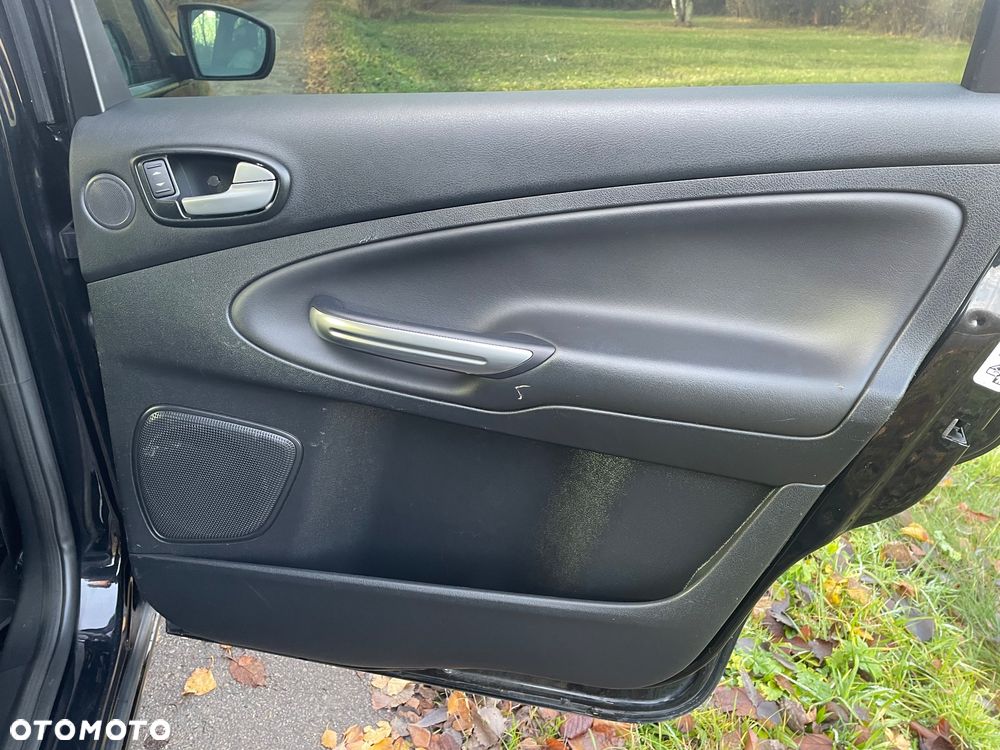 Ford S-Max 2.0 TDCi DPF Business Edition - 21