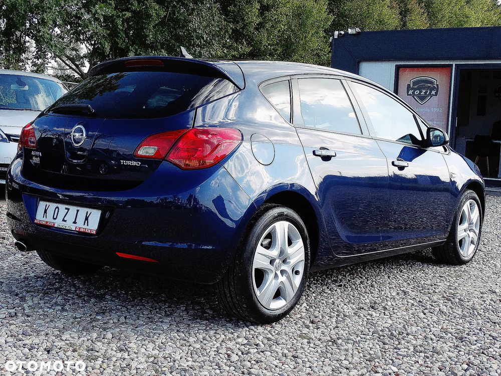 Opel Astra 1.4 Turbo Color Edition - 11