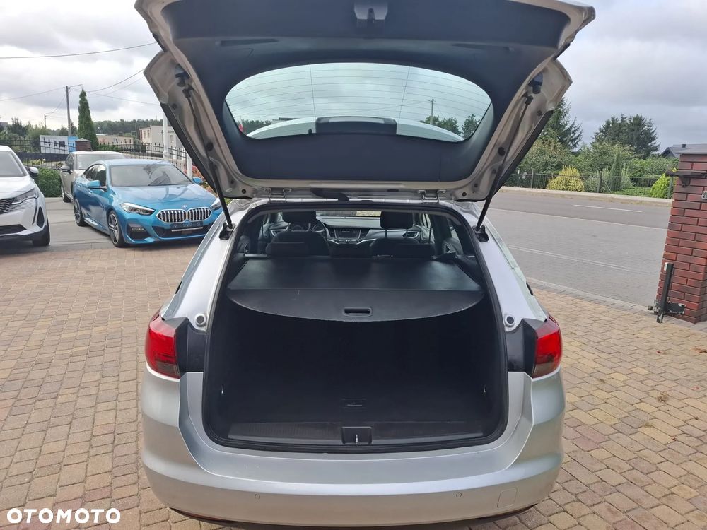 Opel Astra 1.2 T Edition S&S - 9