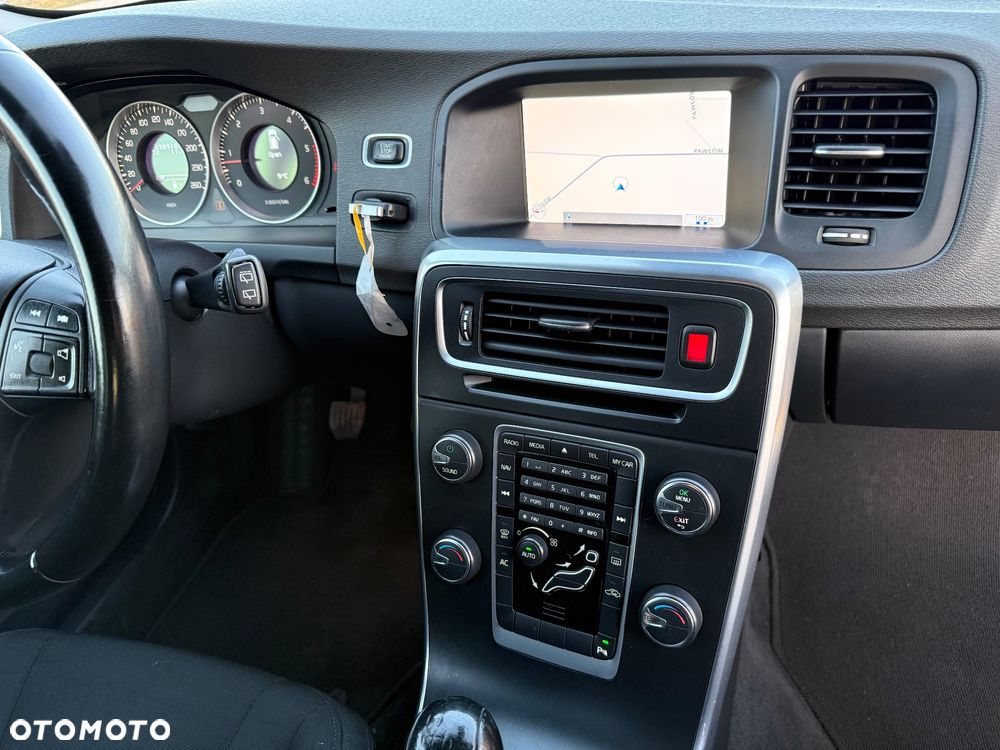 Volvo V60 D3 Summum - 10