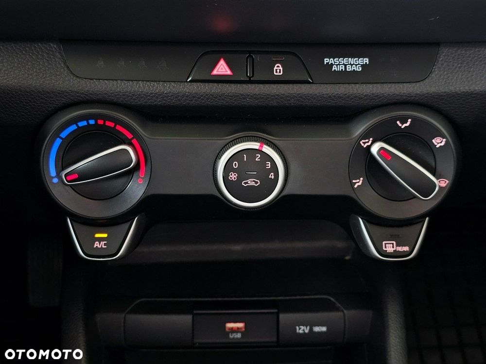 Kia Stonic - 16